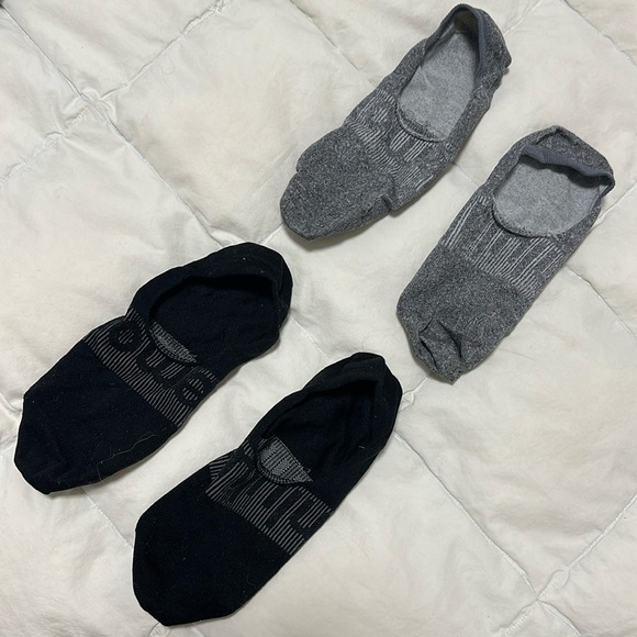 EUC lululemon socks - Picture 1 of 2